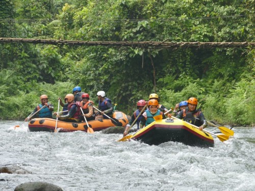 Wisata Arung Jeram Sungai Selabung, Olahraga Air yang Menguji Adrenalin